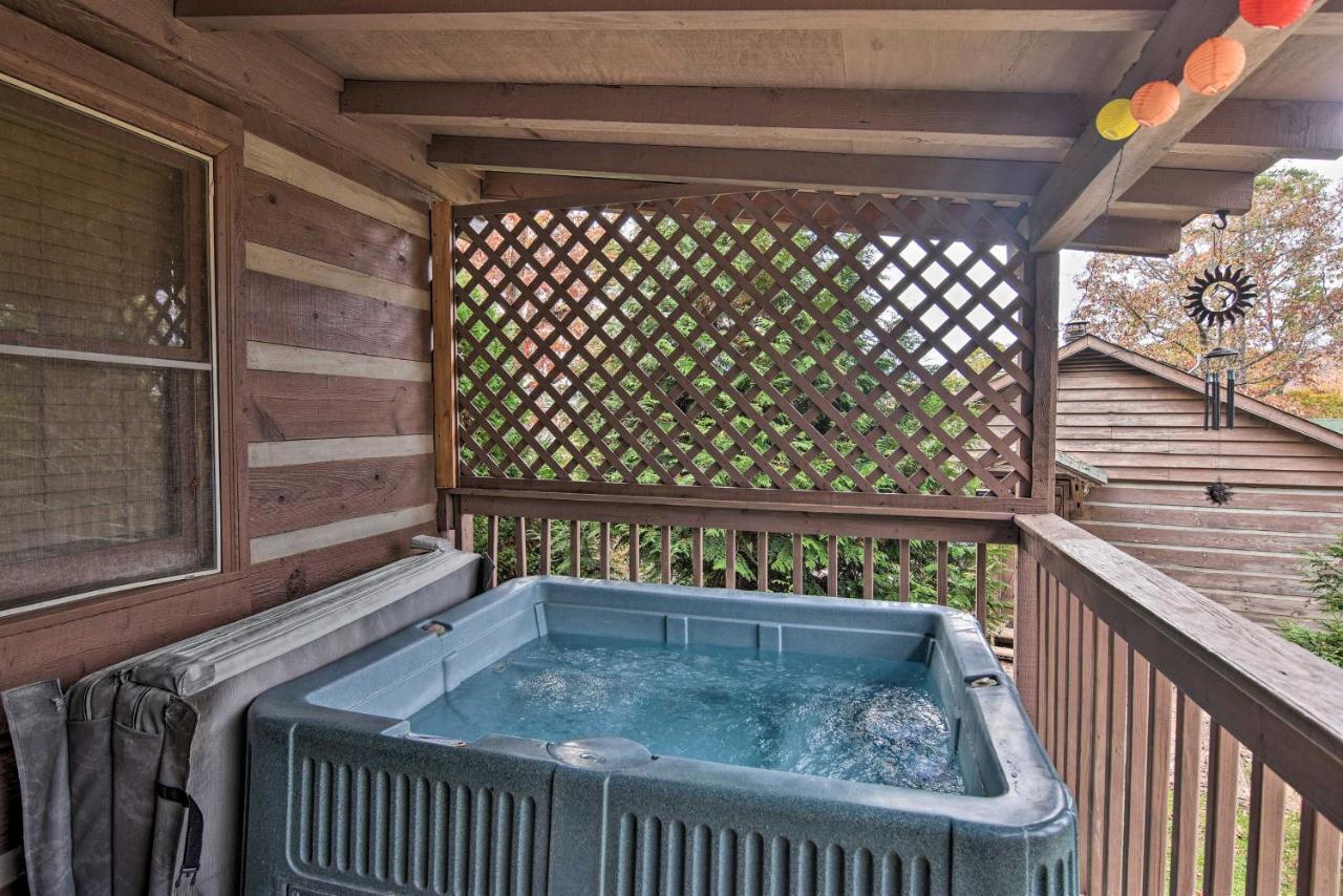 Cozy Cabin With Hot Tub And Smoky Mountain Views! Villa Bryson City Exterior foto